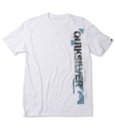 Relax and let this classic t-shirt from Quiksilver do the work of keeping you looking fresh this summer.