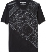 Guide your style to high altitudes with this appealing graphic T shirt from Sean John.