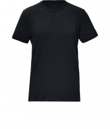 An everyday basic packed with wearing possibilities, Rag & Bones black cotton tee is a must for layered looks - Round neckline, short sleeves - Slim fit - Wear under pullovers with jeans and suede lace-ups