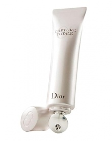 Capture Totale Instant Rescue Eye Treatment features a fresh crème formula that intensively corrects all visible signs of aging while dramatically reducing the appearance of dark circles and puffiness. The innovative palladium applicator gently massages and cools the skin to instantly awaken the eye area. This unique formula can be applied directly to the skin in the morning and evening, or over makeup for a refreshing mid-day touch-up.