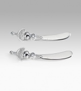 Perfect for the cocktail hour, whimsical spreaders offer garnished handles of sandcast recycled aluminum. From the use of these raw materials to the design process, every step is ecologically sound, contributing to a cleaner environment. Handcrafted Set of two 6L Imported