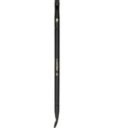 This versatile dual-ended brush is the ideal partner to all eye shadows and gel eyeliners. Designed with two sides for portability and convenience: the sleek tip applies shadow and gel eyeliner precisely and evenly to the perimeter of the eye, while the tapered, flat rounded side perfectly smudges shadow or gel eyeliner for a smoky, softly lined look.