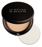 This matte powder absorbs oil, delivering a natural shine-free, yet radiant finish that lasts all day. Silk-like powders and radiance spheres help create a soft focus effect, minimizing flaws.  Finely milled for a lightweight finish, the unique formula enhances skin's natural beauty rather than leaving it dull and dry. The long-wearing formula blends beautifully without caking or settling into fine lines, creating a fresh, poreless, shine-free complexion.