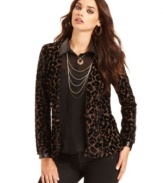 A hot fall topper, this GUESS leopard blazer is perfect for adding a fierce pop of print to your look!