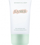 This gentle cleanser combines sea algae fibers and white pearl powders to purifiy, re-mineralize and promote a healthy-looking, bright complexion. Magnetized tourmaline and La Mer's exclusive Deconstructed Waters enable The Cleansing Foam to thoroughly, yet tranquilly, draw dirt, debris and makeup out and away from even the most delicate complexion ­providing the pure, crisp feeling of refreshed skin. 4.2 oz. 