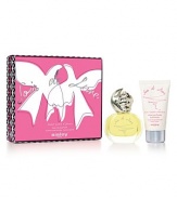 The cheerful doves of Soir de Lune are embellished by the shiny silver contours and the sparkling fuchsia background. The hearts around the box bring some contrast and modernism to the entire decoration. Feminine and cheerful, the Soir de Lune gift box enjoys itself with elegance. Set includes: Soir de Lune, 1 oz. and a Soir de Lune Body Cream , 1.7 oz. Made in France. 