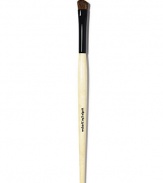 Ideal for applying shadow in the corner, in the crease or all over the lid. It is especially handy for contouring and smudging. Designed to be used with all Bobbi Brown powder eye shadow formulas. About 6½ long. 