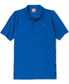 Take your golf style to the next level with this polo golf shirt from Puma, featuring moisture management for increased comfort. Nothing can hold back your swing in this golf shirt!