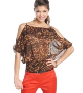 Animal print chiffon meets a sultry blouson design in this top from XOXO that's effortlessly playful and totally ferocious!