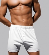 One button functional fly detail on these 2(x)ist boxer briefs. Loose-leg boxers hugs the thigh, which prevents ride-up while maintaining a roomy fit in back. Jersey knit boxer is constructed with a 3-panel back design.