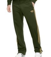 From warm up to cool down, the fresh retro-inspired look of these sleek adidas track pants will never go out of style. (Clearance)