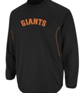 Extra innings. Be prepared to cheer your favorite San Francisco team all the way to the end with this comfy Giants MLB fleece with Therma Base technology from Majestic.