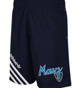 Take it to the hoop! You'll channel the skills of your favorite Dallas team in these comfortable Mavericks NBA shorts from adidas.