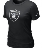 Team player. Show support for your favorite football team in this Oakland Raiders NFL t-shirt from Nike.