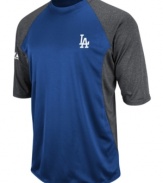 At home or on the road, show your true colors and support your favorite team with this color-blocked MLB Los Angeles Dodgers shirt from Majestic.