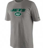 From the pre-game to after-party, show off your New York Jets pride in this NFL football t-shirt from Nike.