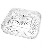 The sparkling sophistication of yesteryear makes a chic comeback with this elegant cheese and cracker platter, featuring the intricate starburst pattern of Godinger's popular Dublin crystal serveware collection.