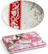 A perfect fit for classic tables, the French Linens oval platter from Rosanna combines the look of vintage textiles with the sleek durability of porcelain. With a coordinating box, it's a charming gift.