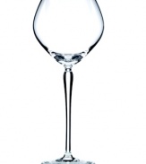 A hand-pulled stem elevates the already-exquisite Bellport wine glass, complementing every table setting with the quiet brilliance of kate spade new york.