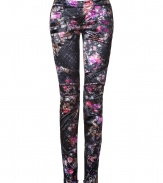 Rock n roll style goes ultra-luxe with these of-the-moment floral print skinny pants from Balmain - Snap tab closure, belt loops, quilted panels at top, sides, knees, and back pockets, multiple side zip pockets, inside ankle zips - Skinny fit, biker-style - Wear with an oversized top, a cropped blazer, and platform heels