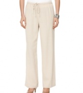 Lighten up in these breezy drawstring pants, rendered in comfortable linen from J Jones New York.