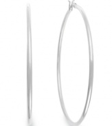 A must-have accessory for every collection. Giani Bernini's sterling silver hoop earrings feature a smooth finish and click backing. Approximate diameter: 2-1/3 inches.