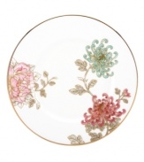 Perennial favorite. Beautiful vintage blooms on the gold-banded Painted Camellia accent plates grace your table with the dramatic, yet refined, elegance of Marchesa by Lenox.