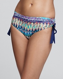 Colorful in a tribal-influenced print, this vibrant Ella Moss bikini bottom feels right at home at Coney Island to the Hamptons and everything in between.