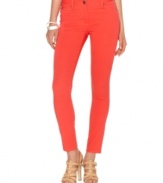 A summer must-have, Vince Camuto's colored skinny pants will be your hot go-to for on-trend season style!