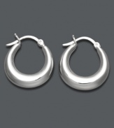 A style staple -- hoop earrings add dimension to any look. Giani Bernini's chic style features a click backing in sterling silver. Approximate diameter: 1/2 inch.