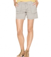 DKNY Jeans offers easy shorts perfect for every day with this look. Rendered from cotton with a bit of stretch, they lend a flattering fit, too!