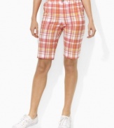 A seasonal must-have, the Garabaldi short is chic and stylish in sleek stretch cotton with a bright plaid pattern.