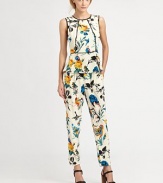 Multicolored floral pattern tailored in a feminine cropped pant, shaped in smooth silk.Pleated frontFront zipperBelt loopsInseam, about 26SilkDry cleanImported Model shown is 5'10 (178cm) wearing US size 2. 