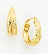 Textured details and a high-polish finish make these classic hoop earrings anything but ordinary. Set in 14k gold.