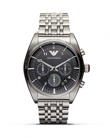 Designed for performance and style, this stainless steel watch from Emporio Armani is an exemplary choice. Features like its silver applied indexes and textured dial ensure commanding cool.