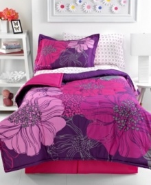 Your bedroom is in full bloom with this Floral Blossom comforter set! Boasting oversized blooms in hot pink and purple hues, this set exudes a strikingly modern appeal.