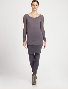 Ultra-soft cashmere, in a chic, minimal silhouette.Foldover waistbandPull-on styleAbout 18 from natural waistCashmere/nylon/elastaneDry cleanImported of Italian fabricModel shown is 5'10 (177cm) wearing US size Small. 