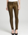 In a collaboration between DL1961 and the ever-popular blog Bag Snob, these metallic skinny jeans add gilded glam to your wardrobe for an evening-chic take on denim.