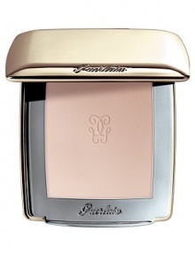 A refill for Parure Foundation Compact. Revives and illuminates the skin, restoring luster and revitalizing skin in the long term, thanks to the exclusive double-sided Gold Radiance Pigment. .31 oz. 