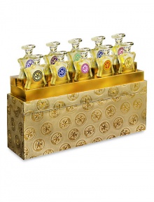 Imagine the Bond No. 9 superstar flacon precisely scaled down to 5 ml. How beguiling! Then imagine a wardrobe of ten such flacons-each containing a different best-selling eau de parfum--standing at attention in a beautifully embossed coffret. What an exquisite dream-gift that will turn any fashionista into a devout perfumista-and vice versa.The scents: Andy Warhol Union Square, Bleecker Street, Bond No.