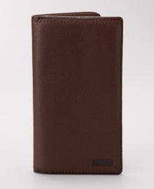 Designed by Fossil for the man on the go, this sleek leather hybrid between a checkbook and a wallet organizes all your essentials without sacrificing style.