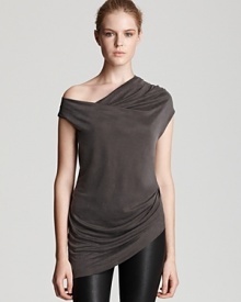 Give your tried-and-true basics a high-style kick with this Helmut Lang top featuring an asymmetric neckline and a modern, draped silhouette.