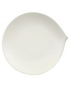 Reshape modern tables with the Flow salad plate from Villeroy & Boch. A fluid, asymmetrical design in white fine china offers unconventional elegance for every meal and occasion.