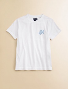 A soft, simple cotton tee gets a seafaring symbol in the form of a swimming turtle embroidered on the chest.Banded crewneckShort sleevesChest embroideryCottonMachine washImported