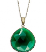 A drop of color brightens any look. This brilliant pear-shaped pendant features green onyx (19-1/2 ct. t.w.) in a 10k gold setting. Approximate length: 18 inches. Approximate drop: 1 inch.