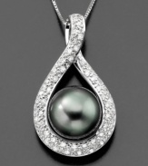 Inspirational style. This gorgeous pendant features a cultured Tahitian pearl (9-10 mm) and round-cut diamonds (1/2 ct. t.w.) set in 14k white gold. Approximate length: 18 inches. Approximate drop: 1 inch.