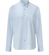 Update your workweek staples with this stylish button down from Jil Sander - Spread collar, front button placket, long sleeves, curved hem, slim fit - Pair with jeans, trousers, chinos, or cords