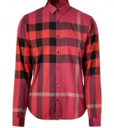 Effortless and iconic with its oversized check, Burberry Brits classic cotton button-down lends a characteristic cool edge to every outfit - Small pointed collar, long sleeves, buttoned cuffs, button-down front, shirttail hemline - Straight silhouette - Wear with everything from jeans and sneakers to tailored trousers and Chelsea boots