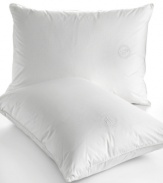 Better than basic. Experience the luxury of premium white goose down wrapped in a smooth, 400-thread count cotton cover. This indulgent pillow is finished with Lauren Ralph Lauren embroidery and piping detail. Also boasts a 240-thread count inner cover.