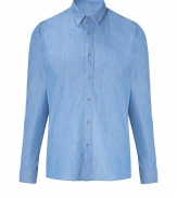 Dress up your casual look with this sophisticated button up from Hugo - Small spread collar, front button placket, slim fit, denim-like color - Pair with jeans or chinos and trainers